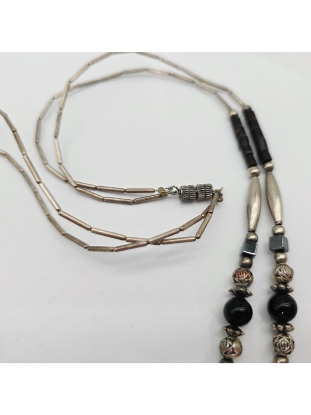 Vintage Black Beaded Necklace With Silver Eagle Pendant 13" Drop - Picture 6 of 8